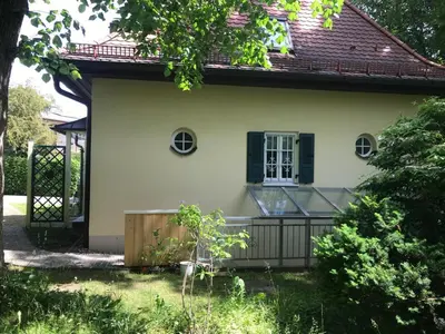 Ein Garten an der Unterkunft Ferienwohnung Villa Tana Miesbach