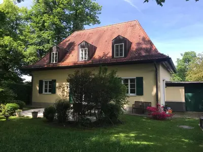 Ein Garten an der Unterkunft Ferienwohnung Villa Tana Miesbach