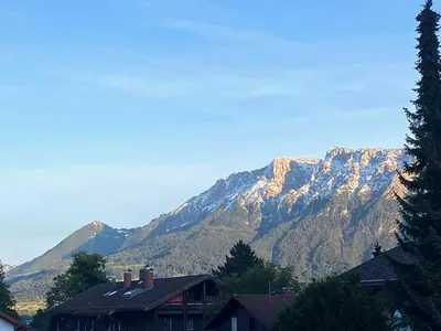 Ein allgemeiner Bergblick oder ein Berglick von der Ferienwohnung aus