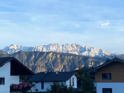 Ein allgemeiner Bergblick oder ein Berglick von der Ferienwohnung aus