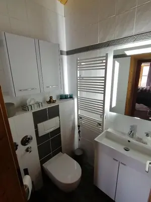 Ein Badezimmer in der Unterkunft Ferienwohnung in Lechbruck am See im schönen Allgäu, nahe Füssen nur 300 m vom See