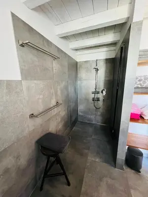 Ein Badezimmer in der Unterkunft Chalet Buron
