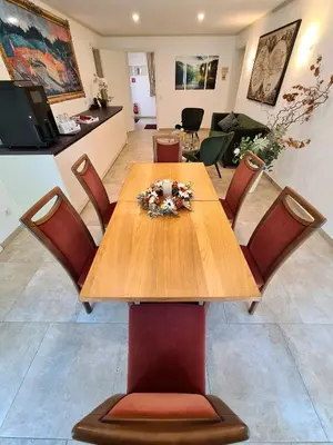 Ein Sitzbereich in der Unterkunft Apartment Gästehaus Staudenschloß