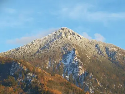 Ein allgemeiner Bergblick oder ein Berglick von der Ferienwohnung aus