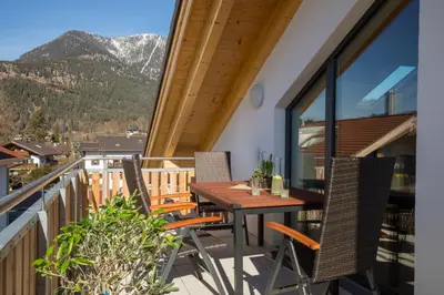 Ein allgemeiner Bergblick oder ein Berglick von der Ferienwohnung aus