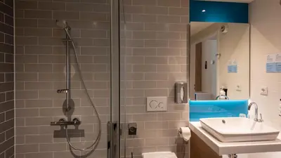Ein Badezimmer in der Unterkunft Holiday Inn Express - MUNICH NORTH by IHG