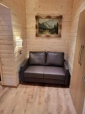 Ein Sitzbereich in der Unterkunft Golden GaPa Central Chalet Apartment 32
