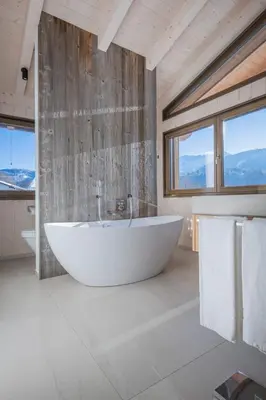 Ein Badezimmer in der Unterkunft Riverside Chalet Dreitorspitz