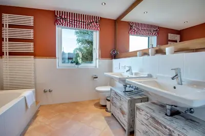 Ein Badezimmer in der Unterkunft Ferienhaus Seehof mit Sauna & offenem Kamin