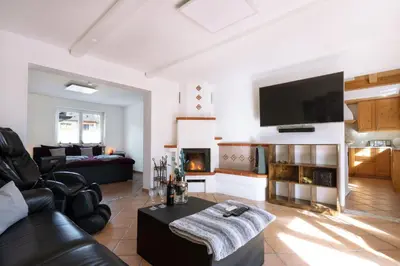 TV/Unterhaltungsangebot in der Unterkunft Kaminwohnung mit 24qm Südterrasse Nähe Zugspitze / Eibsee