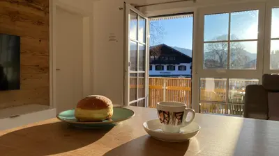 Ein allgemeiner Bergblick oder ein Berglick von der Ferienwohnung aus