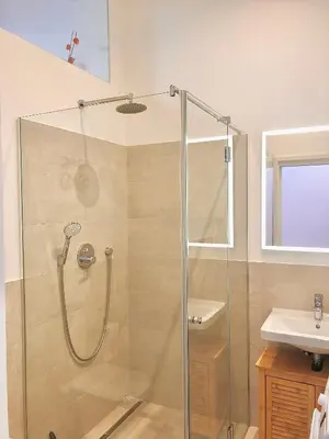 Ein Badezimmer in der Unterkunft Galeriestudio - Zentral in Gmund