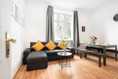 Ein Sitzbereich in der Unterkunft 2bedroom in historic villa near Nymphenburg Palace