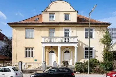 Das Gebäude in dem sich die Ferienwohnung befindet