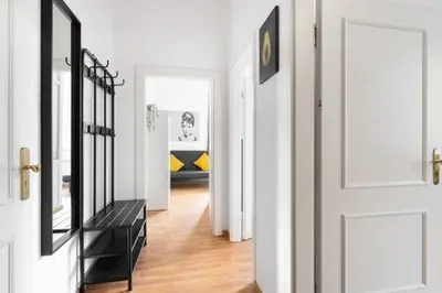 Ein Bett oder Betten in einem Zimmer der Unterkunft 2bedroom in historic villa near Nymphenburg Palace
