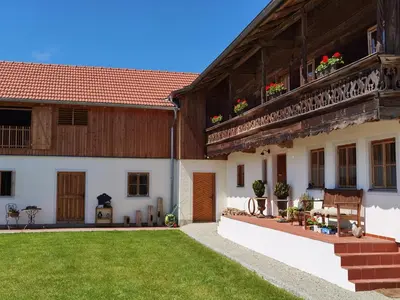 Das Gebäude in dem sich die Ferienwohnung befindet