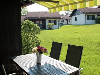 Ein Garten an der Unterkunft Ferienhaus Nr 48, Typ A, Feriendorf Hochbergle, Allgäu