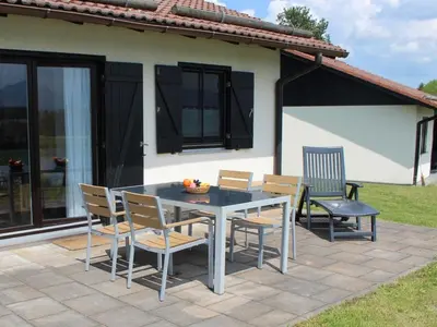 Ein Patio oder anderer Außenbereich in der Unterkunft Ferienhaus Nr 40, Typ B, Feriendorf Hochbergle, Allgäu