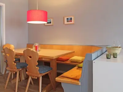 Ein Sitzbereich in der Unterkunft Ferienhaus Nr 128, Typ B, Feriendorf Hochbergle, Allgäu
