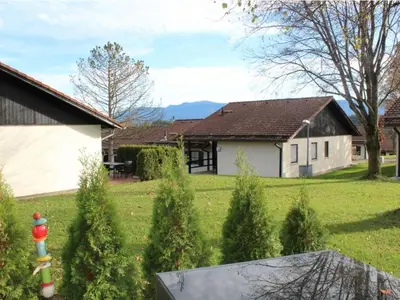 Ein allgemeiner Bergblick oder ein Berglick von des Ferienhauses aus