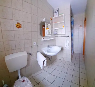 Ein Badezimmer in der Unterkunft Ferienwohnung Nr 3, Lechbruck-Gründl, Allgäu