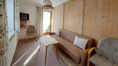 Ein Sitzbereich in der Unterkunft Ferienwohnung Nr 2, Lechbruck-Gründl, Allgäu