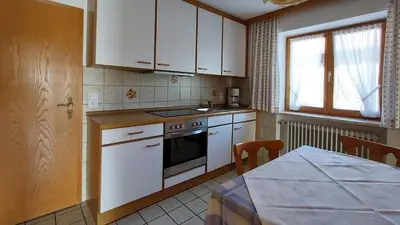 Küche/Küchenzeile in der Unterkunft Ferienwohnung Nr 2, Lechbruck-Gründl, Allgäu