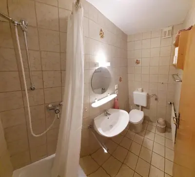Ein Badezimmer in der Unterkunft Ferienwohnung Nr 2, Lechbruck-Gründl, Allgäu