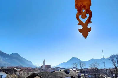 Ein allgemeiner Bergblick oder ein Berglick von der Ferienwohnung aus