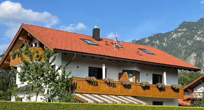 Ein allgemeiner Bergblick oder ein Berglick von der Ferienwohnung aus