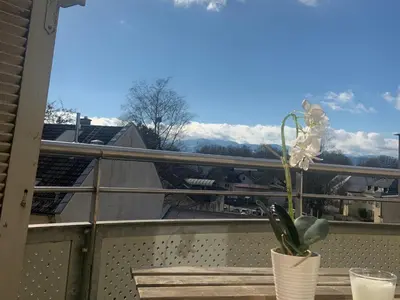 Ein allgemeiner Bergblick oder ein Berglick von der Ferienwohnung aus