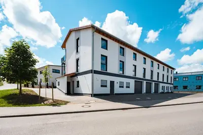 Das Gebäude in dem sich das Aparthotel befindet