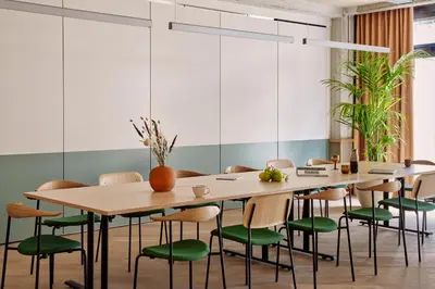 Ein Restaurant oder anderes Speiselokal in der Unterkunft WunderLocke Munich