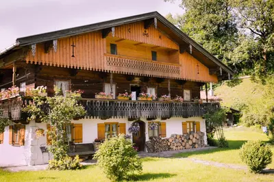 Das Gebäude in dem sich die Ferienwohnung befindet