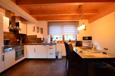 Küche/Küchenzeile in der Unterkunft Feriendorf Via Claudia Haus 100 Dominique