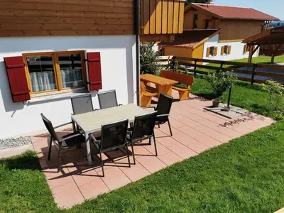 Das Gebäude in dem sich das Ferienhaus befindet