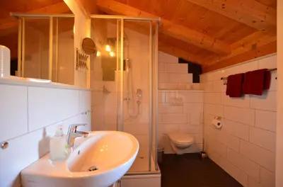 Ein Badezimmer in der Unterkunft Feriendorf Via Claudia Haus 99 Julia