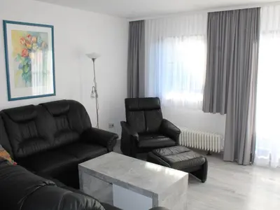 Ein Sitzbereich in der Unterkunft Ferienhaus Nr 35, Typ B, behindertenfreundlich, Feriendorf Hochbergle, Allgäu