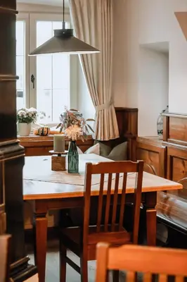 Ein Sitzbereich in der Unterkunft Hotel Hofwirt Neubeuern