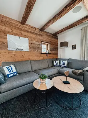 Ein Sitzbereich in der Unterkunft Chalet Alpin mit privatem Whirlpool und Sauna