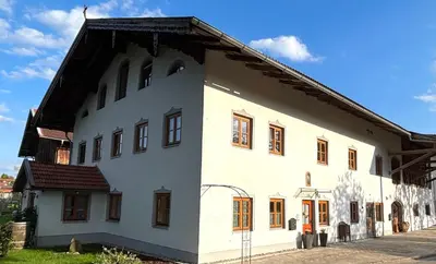 Das Gebäude in dem sich die Ferienwohnung befindet