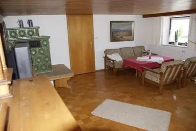 Ein Sitzbereich in der Unterkunft Ferienhaus, Bauernhof mit Angel- und Badesee, Roßhaupten, Allgäu
