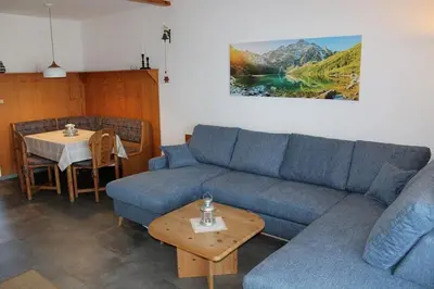 Ein Sitzbereich in der Unterkunft Ferienhaus Nr 125, Typ A, Feriendorf Hochbergle, Allgäu