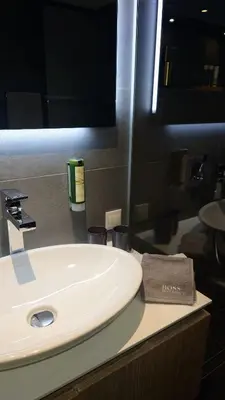 Ein Badezimmer in der Unterkunft Maurers Schlierseetraum 6, Studio 455 mit 42 qm neu renoviert, Erdgeschoss mit eingezäunter Terrasse in ruhiger Lage am Kirchbichlweg 8
