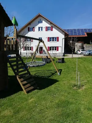 Ein Kinderspielbereich in der Unterkunft Viel Platz in Bernbach