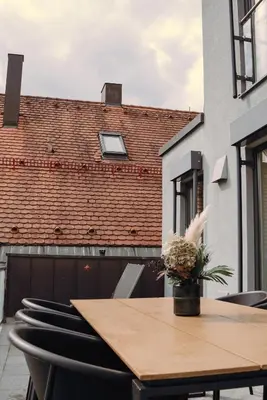 Das Gebäude in dem sich das Aparthotel befindet
