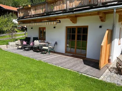 Ein Garten an der Unterkunft Ferienwohnung Sunnseitn