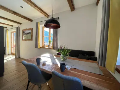 Ein Sitzbereich in der Unterkunft Ferienwohnung Sunnseitn