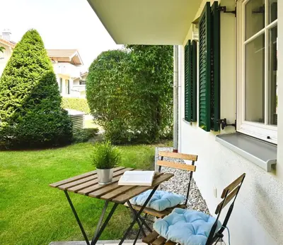 Ein Garten an der Unterkunft An der Freihaushöhe