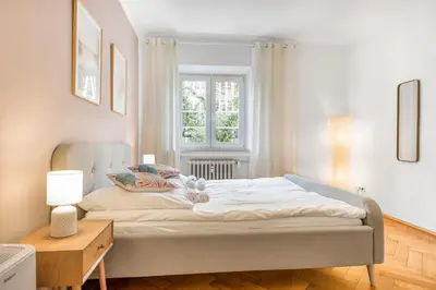 Ein Bett oder Betten in einem Zimmer der Unterkunft cruwzo I Spacious 3 BR with WiFi Kitchen Games